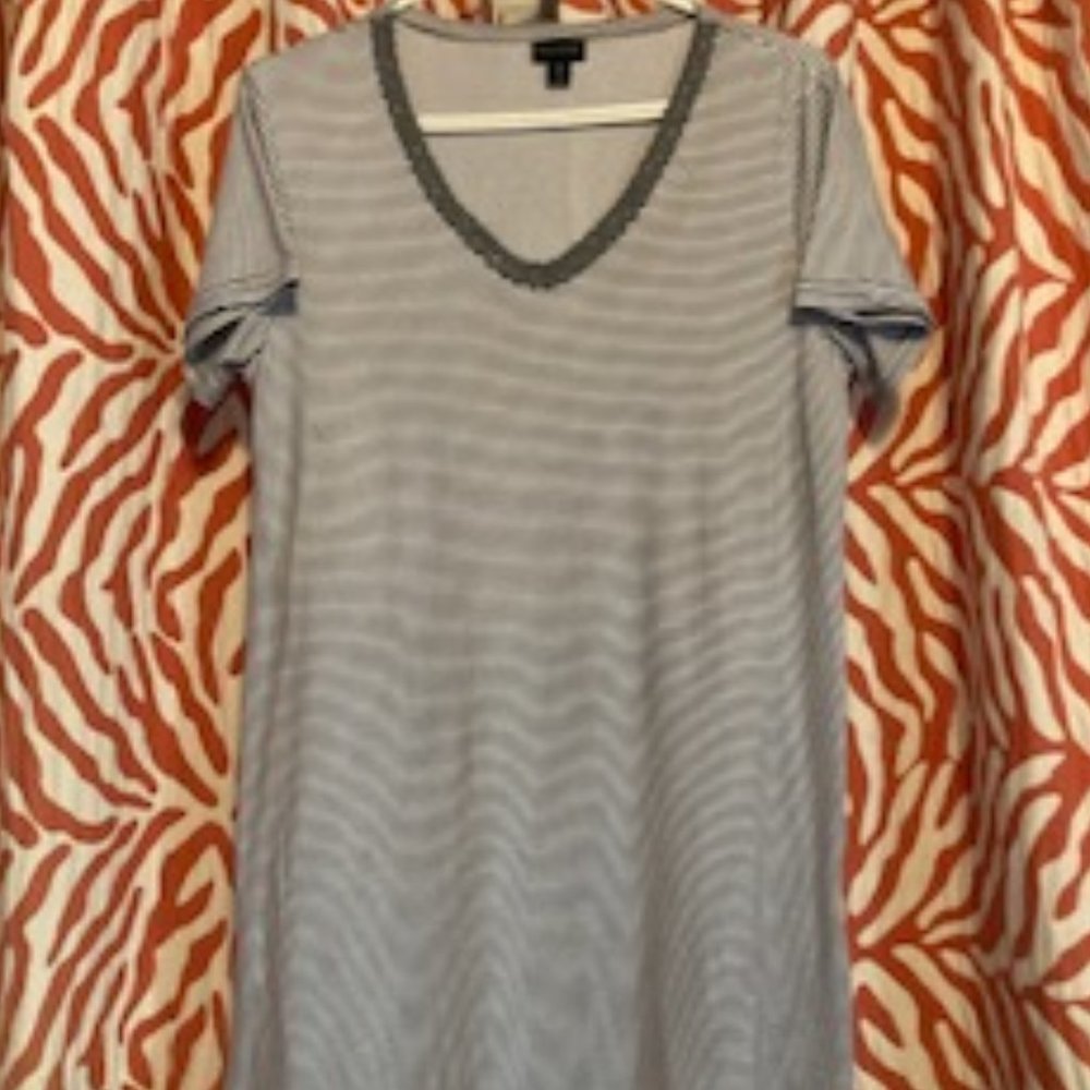Tahari Nightshirt, greyand white tiny stripes, lace collar and side slits, Med.